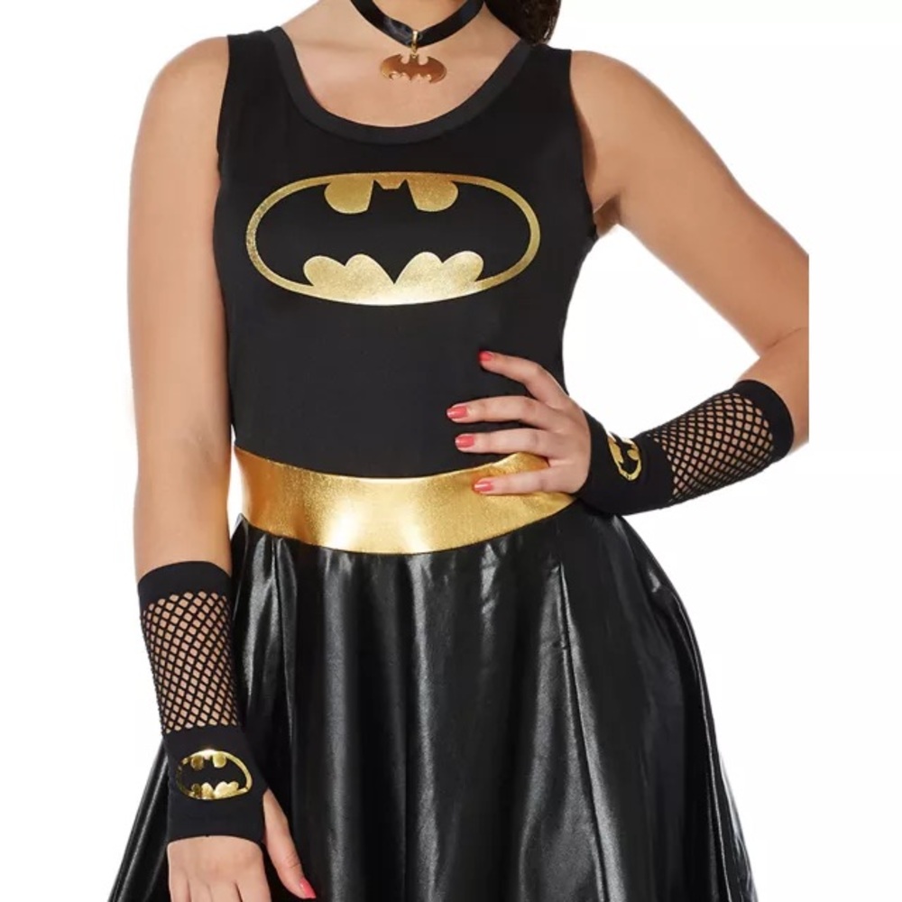Spirit Women's Black and Gold Superhero Costume